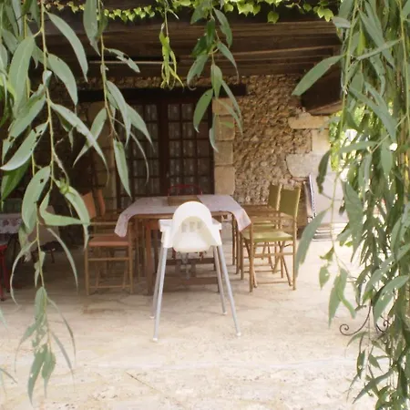 Le Moulin De Monternault Bed and breakfast