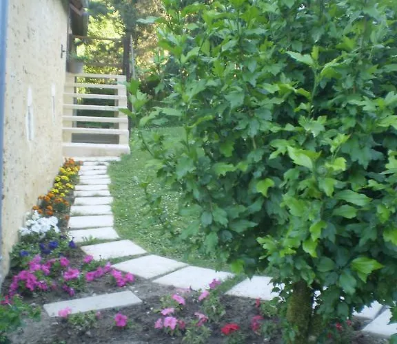 Le Moulin De Monternault Bed & Breakfast