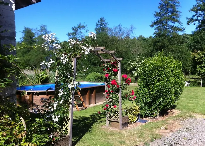 Le Moulin De Monternault Bed & Breakfast